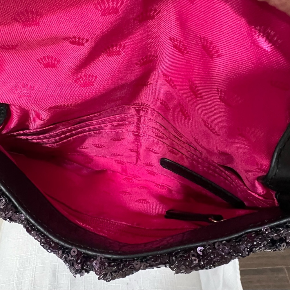 NWT Juicy Couture Traveler Wristlet, Grape - Picture 5 of 10